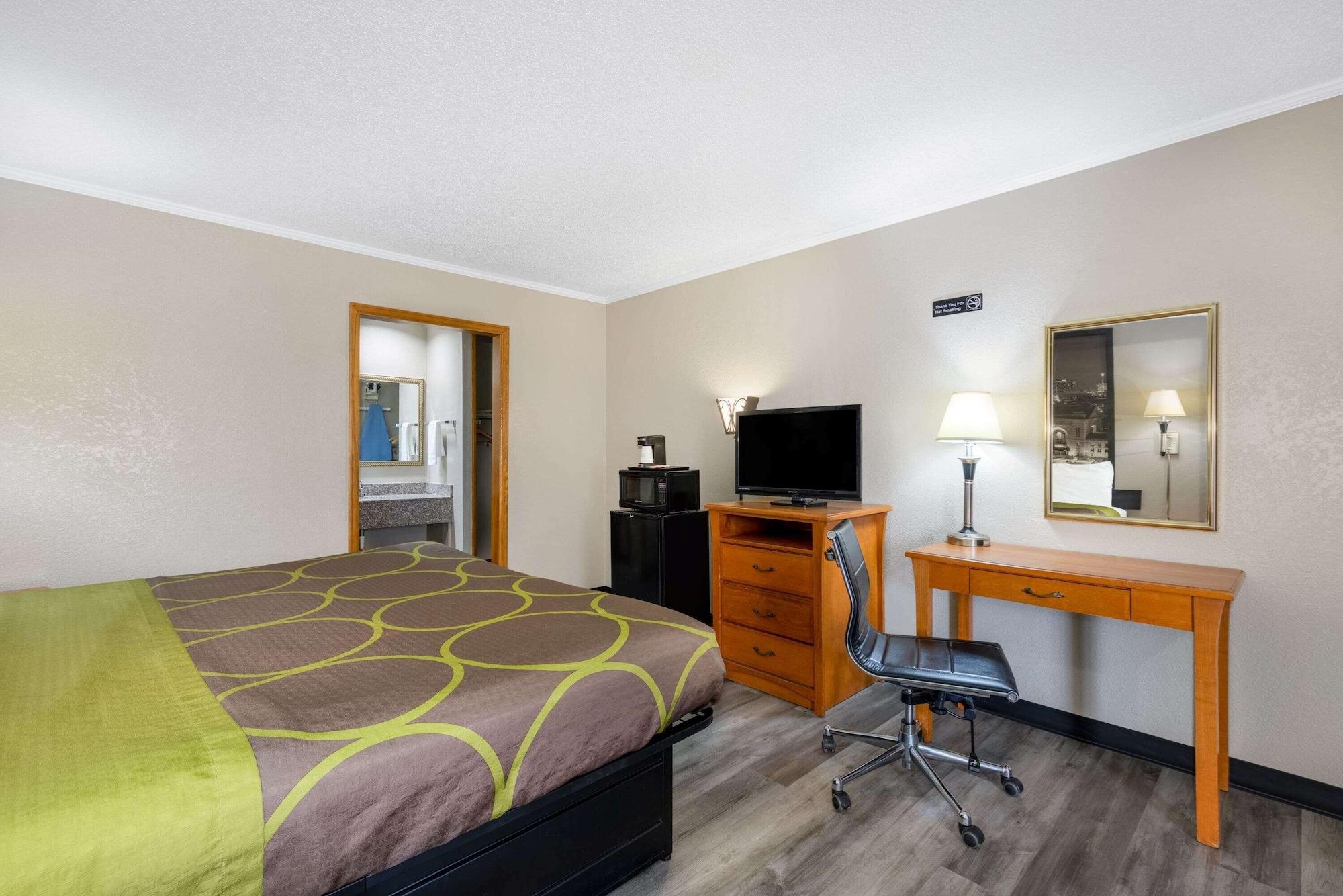 Super 8 By Wyndham Kansas City Airport North Exterior foto